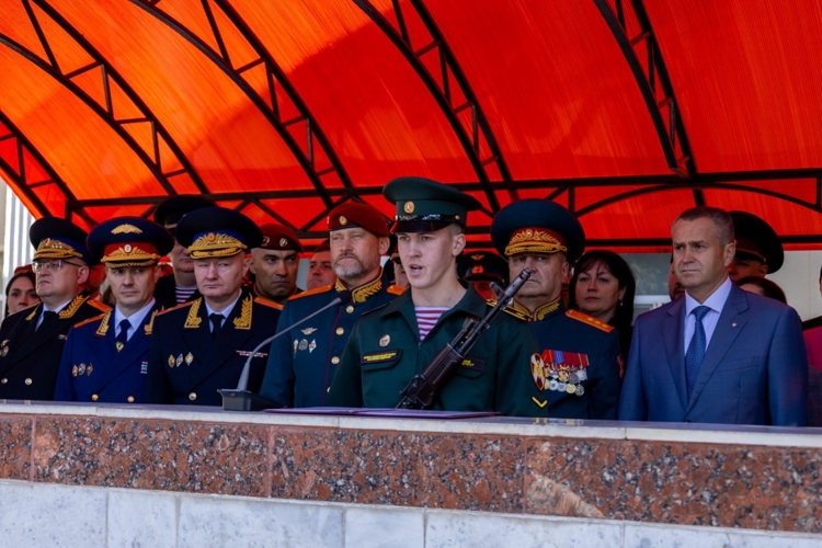 6 сентября 2025 года курсанты Саратовского военного ордена Жукова Краснознаменного института войск национальной гвардии приняли Военную присягу