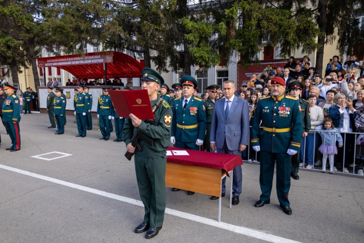 6 сентября 2025 года курсанты Саратовского военного ордена Жукова Краснознаменного института войск национальной гвардии приняли Военную присягу