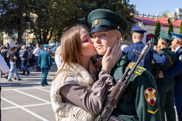 6 сентября 2025 года курсанты Саратовского военного ордена Жукова Краснознаменного института войск национальной гвардии приняли Военную присягу