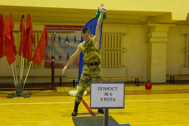 5 октября 2025 года в военном институте проведен чемпионат по военно-прикладному спорту «Рывок гири».