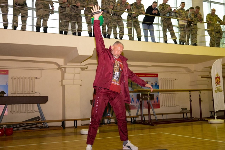 5 октября 2025 года в военном институте проведен чемпионат по военно-прикладному спорту «Рывок гири».