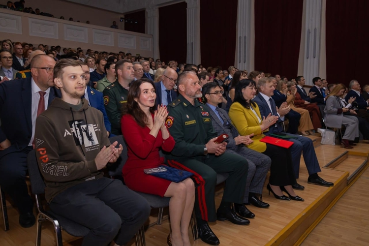 24 октября 2025 года начальник военного института поздравил Саратовский государственный технический университет имени Гагарина Ю. А.