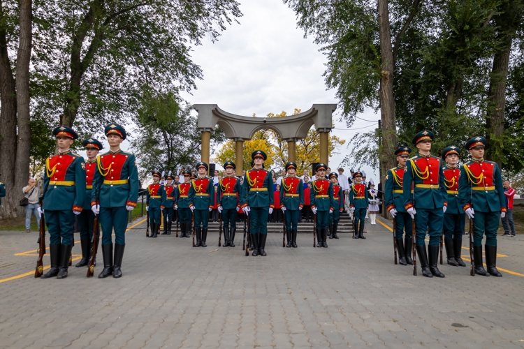 20 сентября 2025 года военнослужащие военного института приняли участие в «Покровских вечерах»