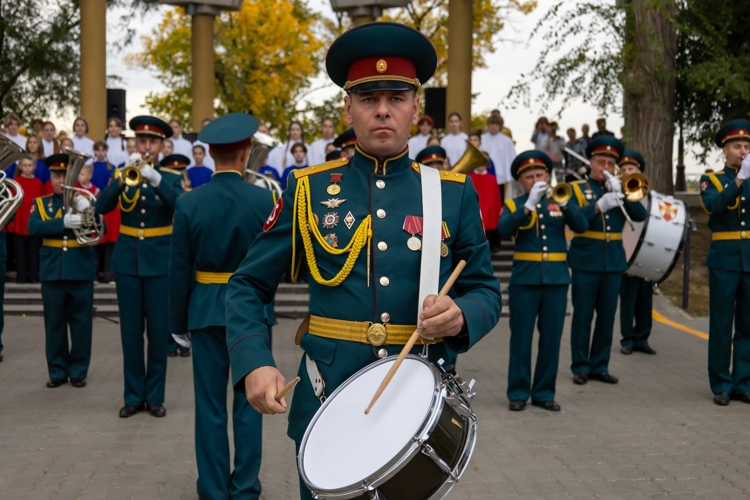 20 сентября 2025 года военнослужащие военного института приняли участие в «Покровских вечерах»