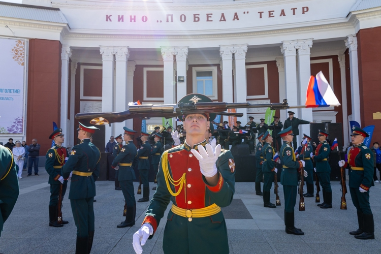 1 октября 2025 года военнослужащие военного института приняли участие в торжественном мероприятии, приуроченном ко Дню пожилого человека