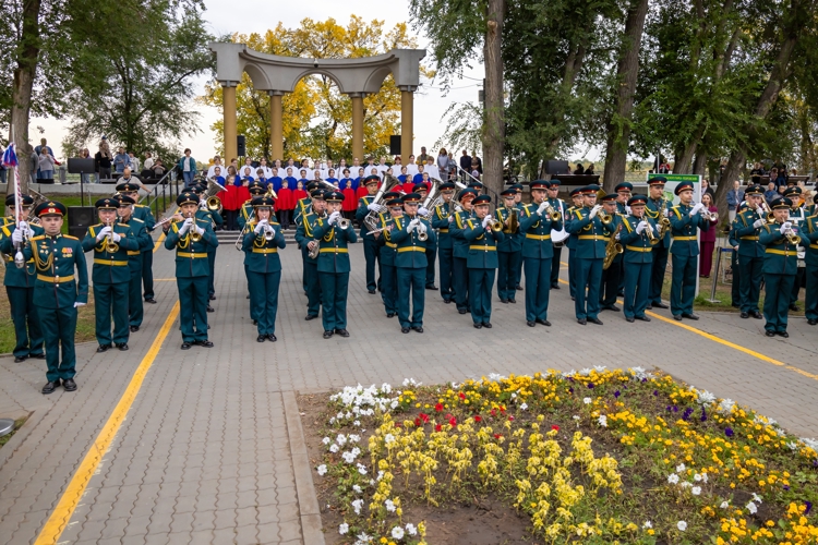 20 сентября 2025 года военнослужащие военного института приняли участие в «Покровских вечерах»