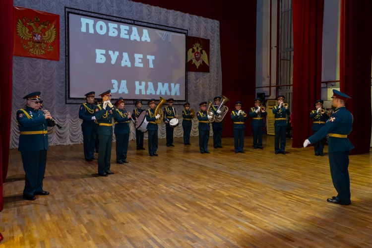6 ноября 2025 года в военном институте состоялся праздничный концерт