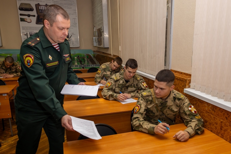 9 ноября 2025 года в военном институте состоялись соревнования по РХБЗ