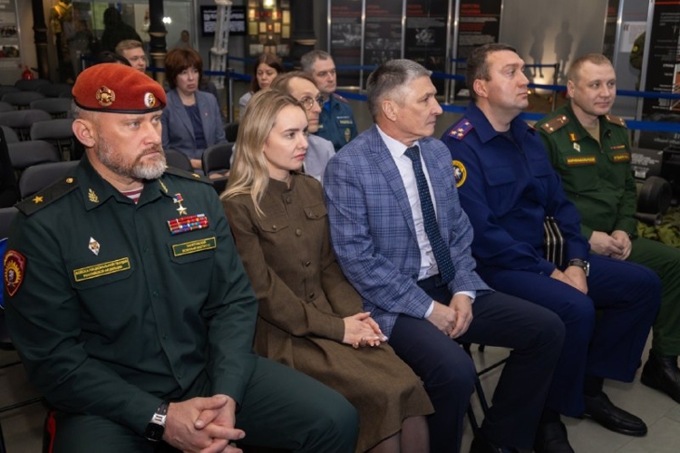 23 декабря 2025 года командование военного института приняло участие в акции «Елка желаний»