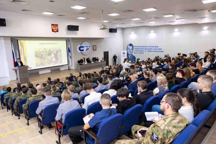 4 декабря 2025 года военнослужащие военного института приняли участие в межрегиональном патриотическом форуме