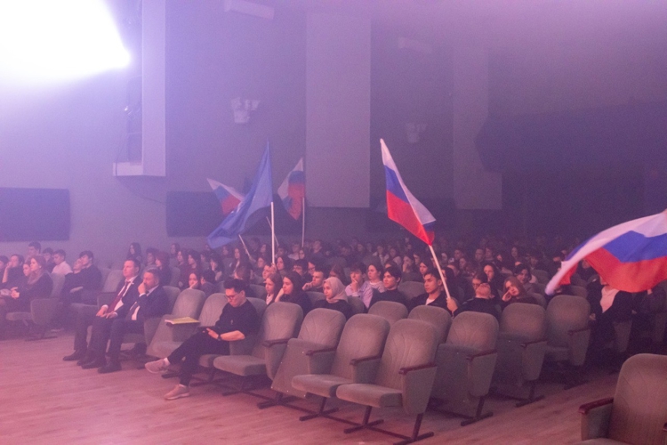 10 декабря 2025 года военнослужащие военного института приняли участие в патриотическом форуме