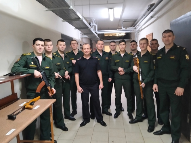 16 декабря 2025 года военнослужащие военного института посетили экспертно-криминалистический центр ГУ МВД России по Саратовской области