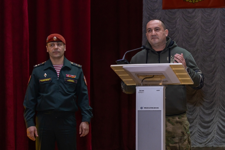 8 декабря 2025 года в военном институте состоялся концерт Михаила Калинкина