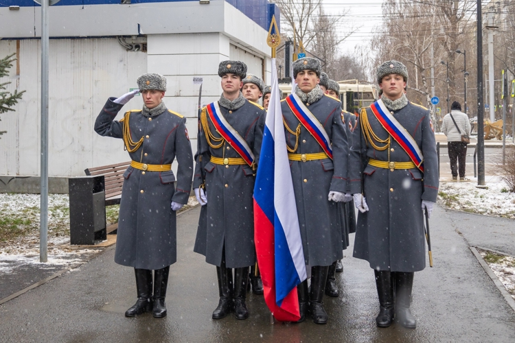 10 декабря 2025 года военнослужащие военного института приняли участие в торжественной церемонии открытия мемориала славы Героев СССР, России и кавалеров Ордена Славы