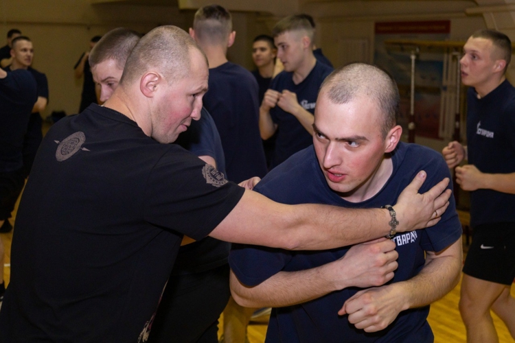 5 февраля 2026 года в военном институте проведен мастер-класс по боксу