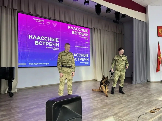 16 февраля 2026 года военнослужащие военного института посетили общеобразовательные учреждения