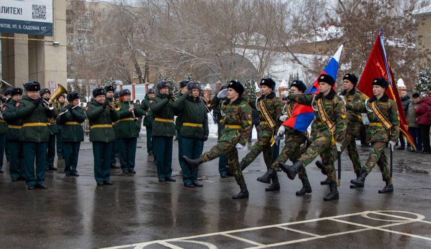 20 февраля 2026 года военнослужащие военного института приняли участие в торжественном построении