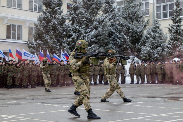 20 февраля 2026 года военнослужащие военного института приняли участие в торжественном построении