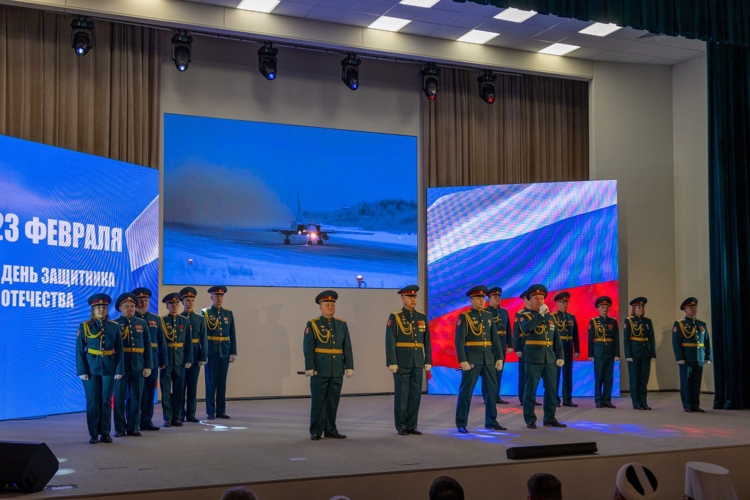 20 февраля 2026 года военнослужащие военного института посетили Правительство Саратовской области