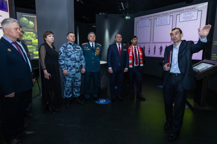29 января 2026 года военнослужащие военного института приняли участие в открытии масштабной мультимедийной выставки «Росгвардия. История и современность»