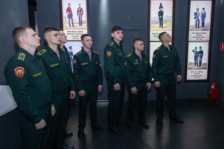 29 января 2026 года военнослужащие военного института приняли участие в открытии масштабной мультимедийной выставки «Росгвардия. История и современность»