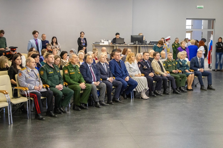 13 февраля 2026 года военнослужащие военного института приняли участие в кадетском балу