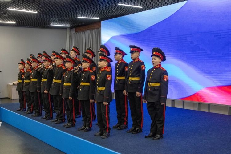 13 февраля 2026 года военнослужащие военного института приняли участие в кадетском балу