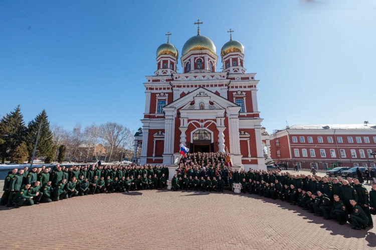 22 марта 2026 года в Покровском соборе Саратова прошло торжественное богослужение в честь 10-летия Росгвардии
