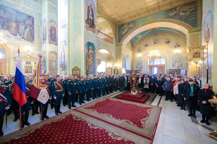 22 марта 2026 года в Покровском соборе Саратова прошло торжественное богослужение в честь 10-летия Росгвардии