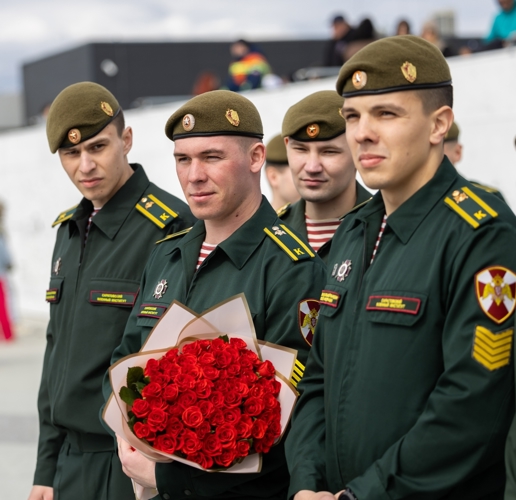 12 апреля 2026 года военнослужащий военного института заключил брак на месте приземления Юрия Гагарина