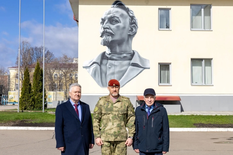 Военный институт с рабочим визитом посетил советник директора Росгвардии