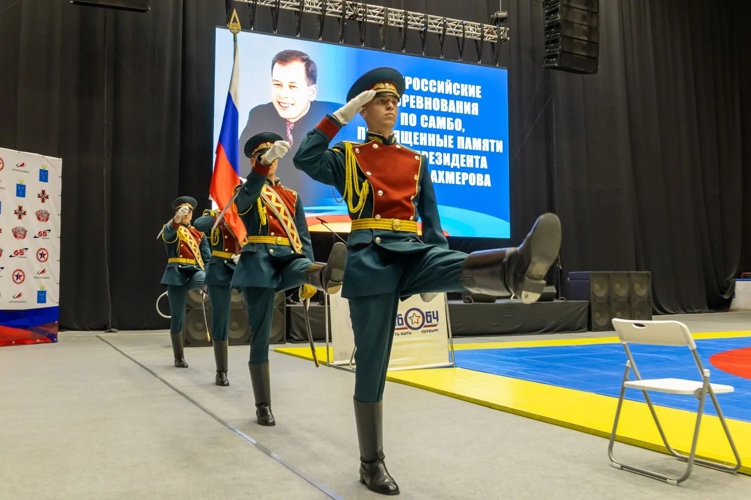23 мая 2026 года военнослужащие военного института приняли участие в открытии XX Всероссийских соревнований по самбо памяти Султана Раисовича Ахмерова