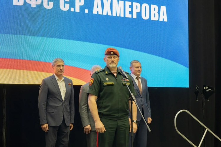 23 мая 2026 года военнослужащие военного института приняли участие в открытии XX Всероссийских соревнований по самбо памяти Султана Раисовича Ахмерова