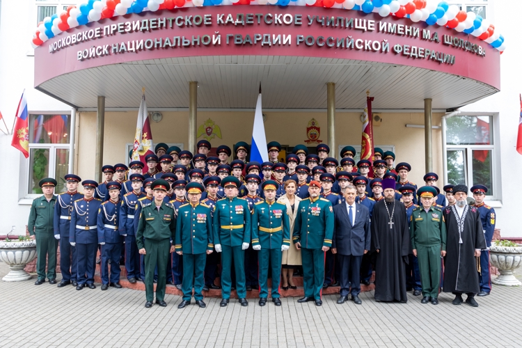 27 мая 2026 года начальник военного института принял участие в последнем звонке 