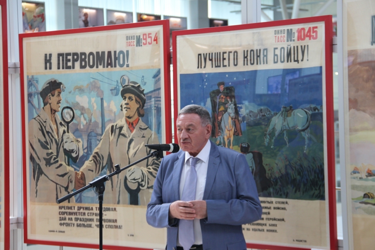 22 июня 2026 года военнослужащие военного института приняли участие в открытии выставки «Окна ТАСС»  