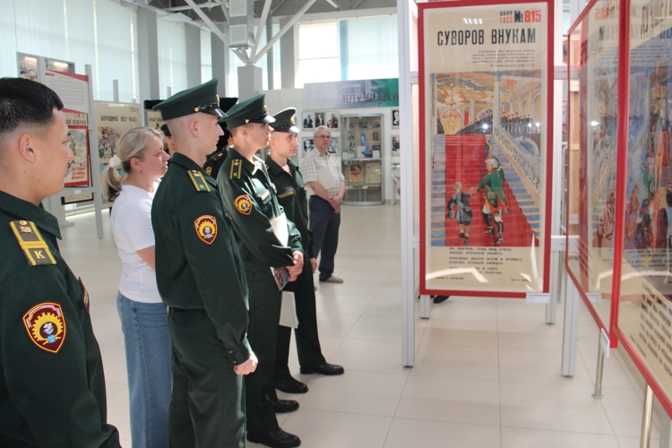 22 июня 2026 года военнослужащие военного института приняли участие в открытии выставки «Окна ТАСС»  
