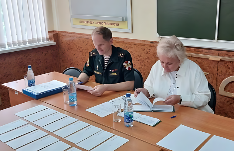 Адъюнкты военного института успешно сдали кандидатские экзамены