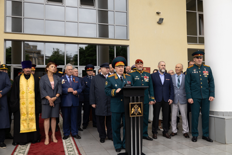 26 июня 2026 года в военном институте состоялась торжественная церемония вручения выпускникам офицерских погон 