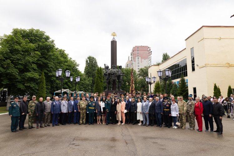 26 июня 2026 года в военном институте состоялась торжественная церемония вручения выпускникам офицерских погон 