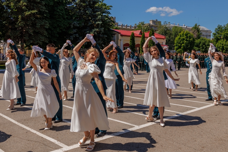 27 июня 2026 года в военном институте состоялся выпуск молодых офицеров.