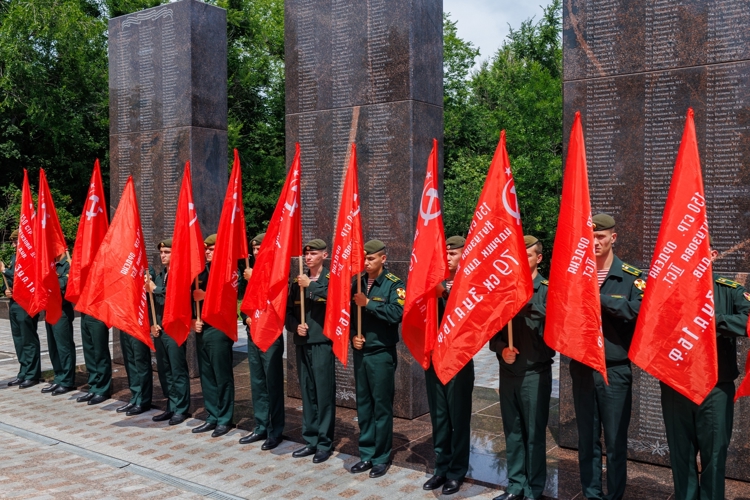 2 июля 2026 года военнослужащие военного института приняли участие в церемонии занесения имен погибших воинов