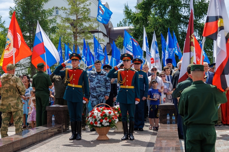 2 июля 2026 года военнослужащие военного института приняли участие в церемонии занесения имен погибших воинов