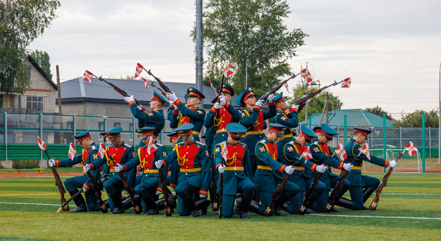 23 июля 2026 года военнослужащие военного института приняли участие в открытии стадиона ФК «Витязь» в городе Марксе ⚽️🏟️  