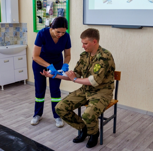 22 июля 2026 года в военном институте проведено занятие «Оказание первой помощи при социальной ЧС»