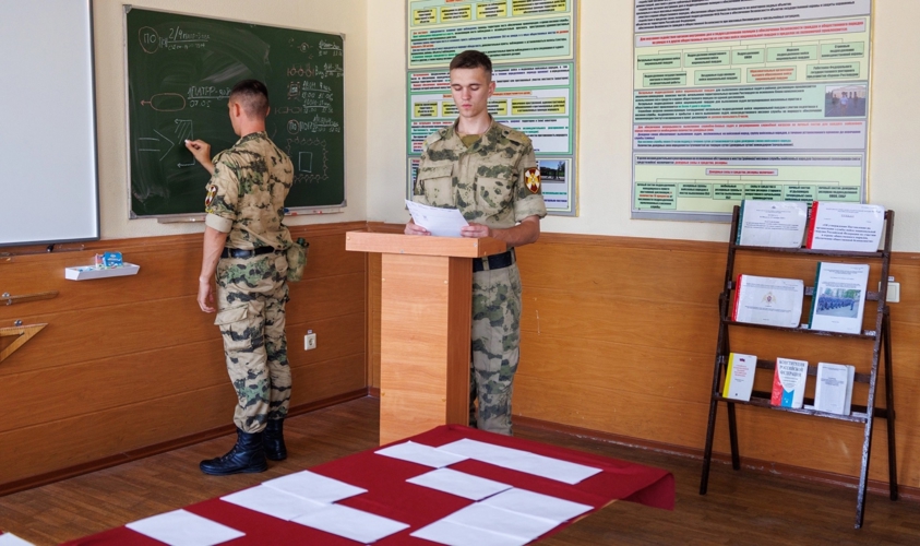 Курсанты военного института успешно сдали экзамен по философии 📚👨🏼‍🎓