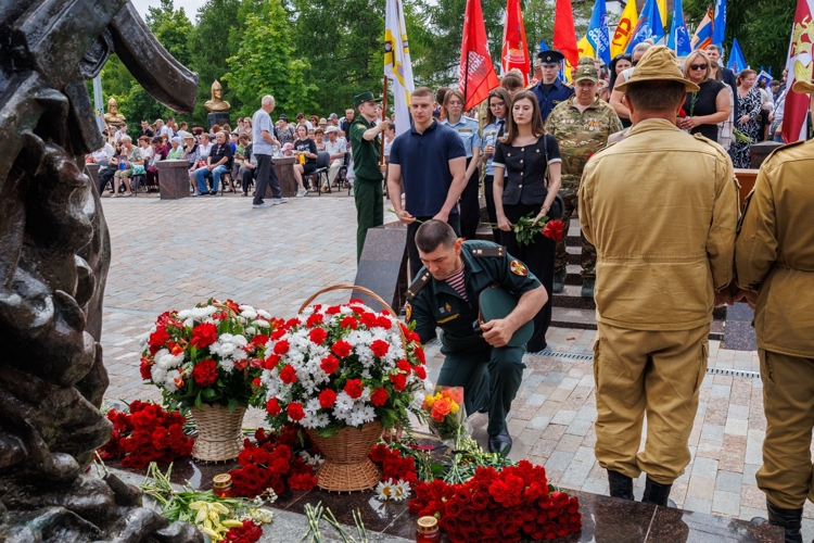 2 июля 2026 года военнослужащие военного института приняли участие в церемонии занесения имен погибших воинов