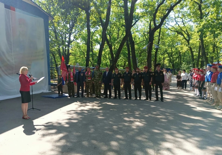 В Саратове в торжественной обстановке открыт мурал в честь земляка