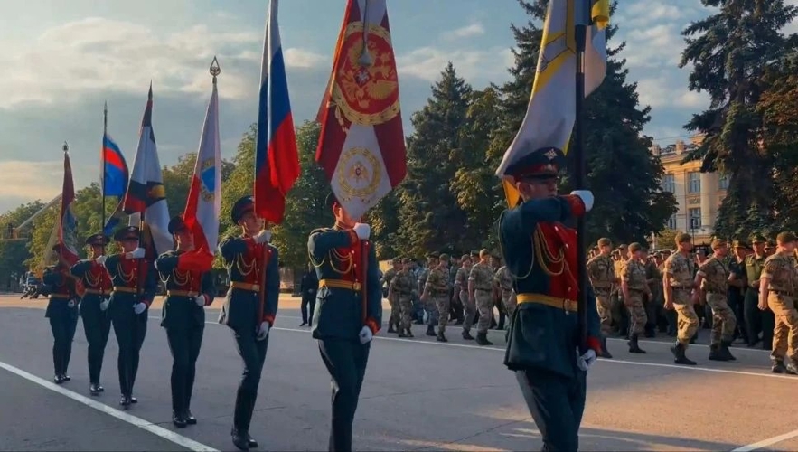 В военном институте отметили День Государственного флага