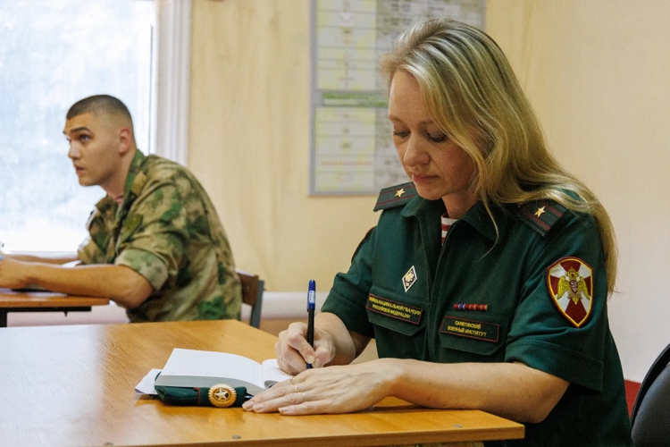 Первокурсники проходят адаптацию к условиям военной службы