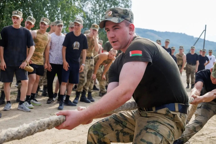В военном институте отметили День физкультурника
